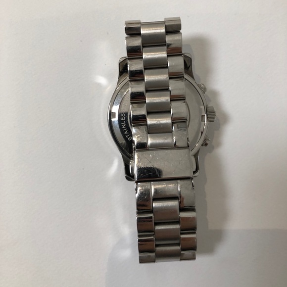 Michael Kors MK5067 Stainless Steel Watch - Picture 3 of 5